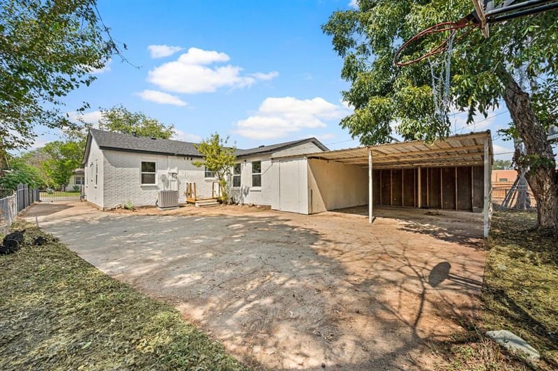 3855 Dowdell Street, Fort Worth TX 76119 - Photo 6