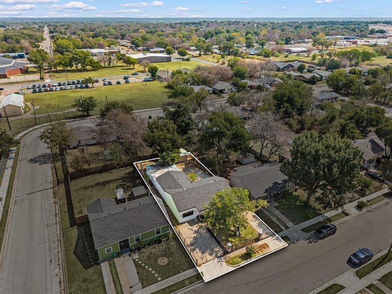 3855 Dowdell Street, Fort Worth TX 76119 - Photo 7