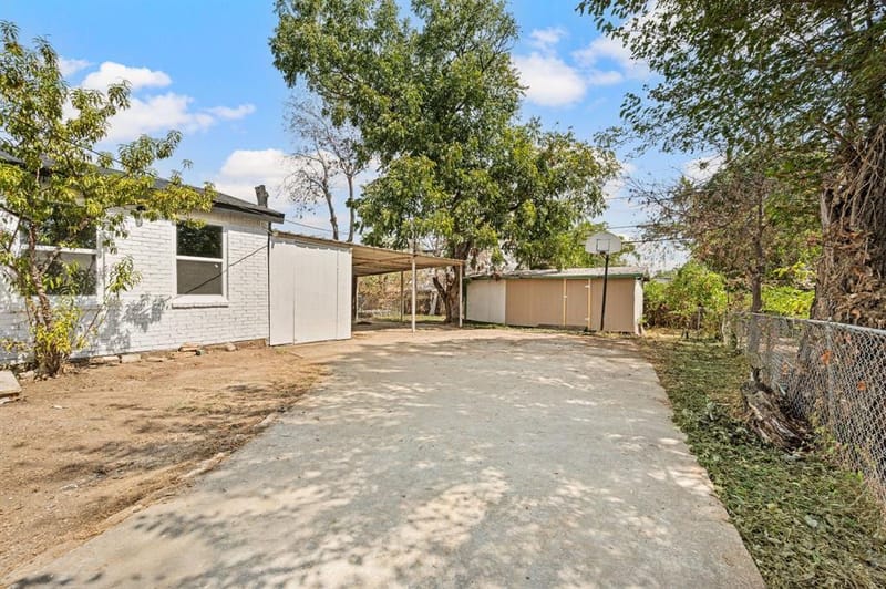 3855 Dowdell Street, Fort Worth TX 76119 - Photo 5