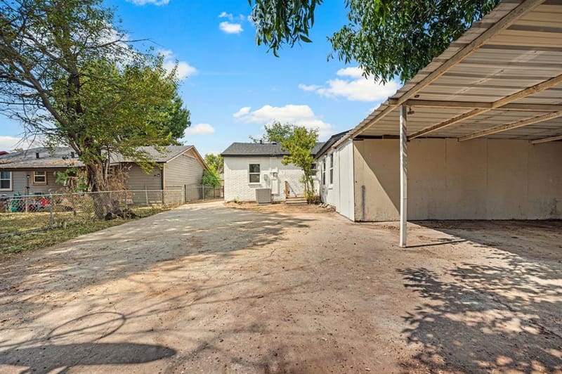3855 Dowdell Street, Fort Worth TX 76119 - Photo 30