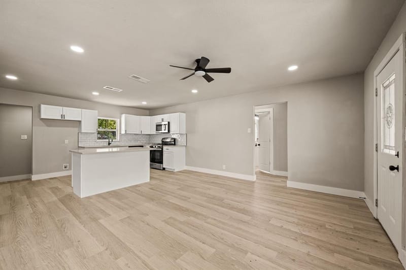 3855 Dowdell Street, Fort Worth TX 76119 - Photo 4