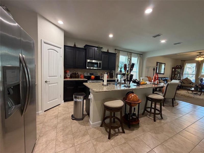 925 Meadow Scape Drive, Fort Worth TX 76028 - Photo 3