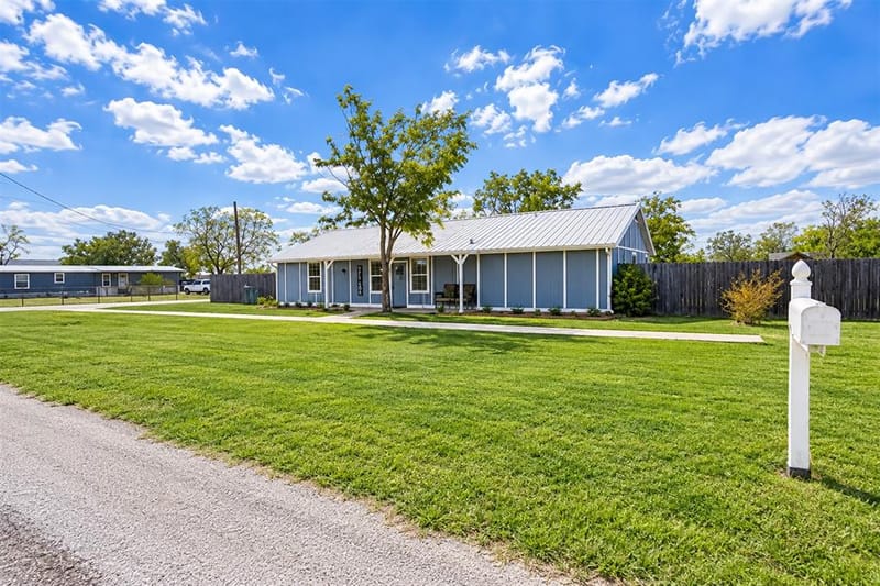 728 Water Oak Street, Dublin TX 76446 - Photo 3