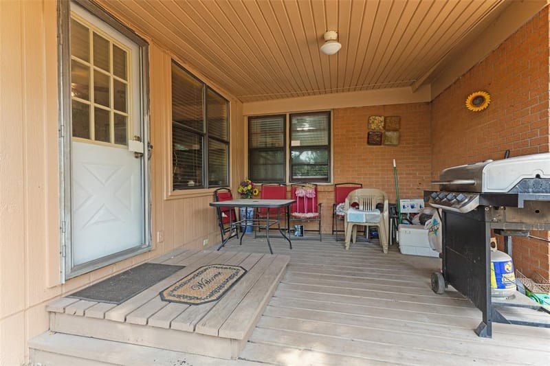 6051 Black Oak Lane, Fort Worth TX 76114 - Photo 5