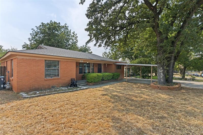 6051 Black Oak Lane, Fort Worth TX 76114 - Photo 8