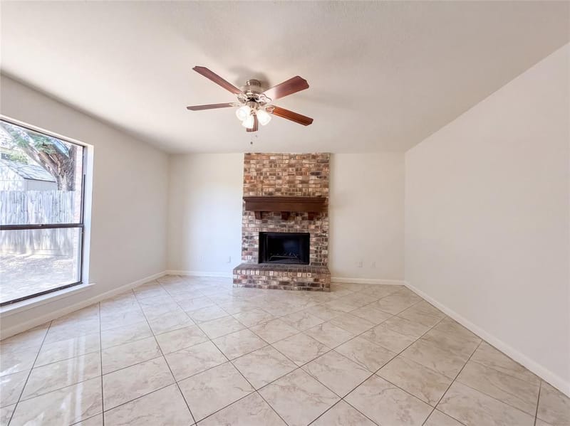 4622 Covington Court, Grand Prairie TX 75052 - Photo 4