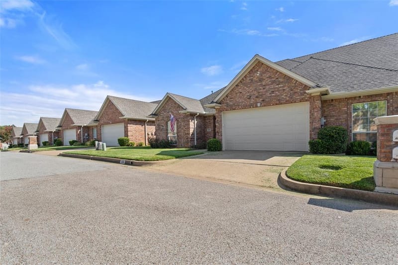 2306 Homestead Lane, Tyler TX 75701 - Photo 35