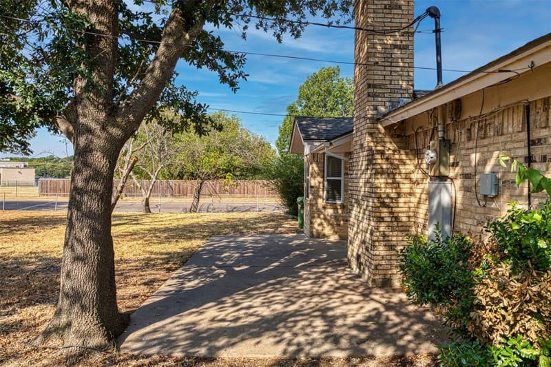 1000 Springdale Road, Bedford TX 76021 - Photo 32
