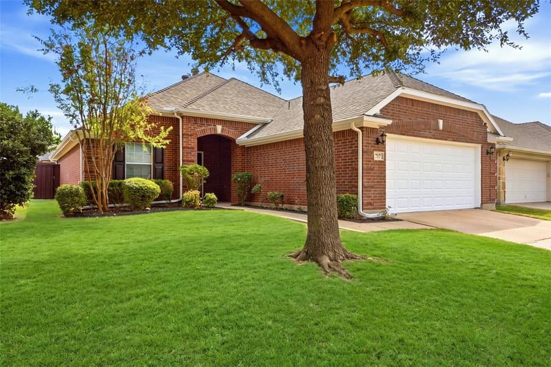 717 Creekside Drive, Little Elm TX 75068