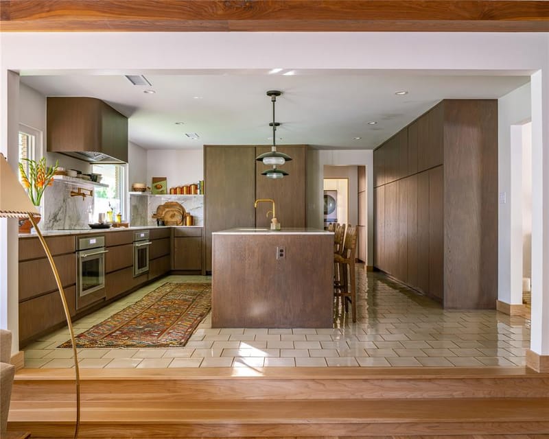 906 Leatrice Drive, Dallas TX 75208 - Photo 13