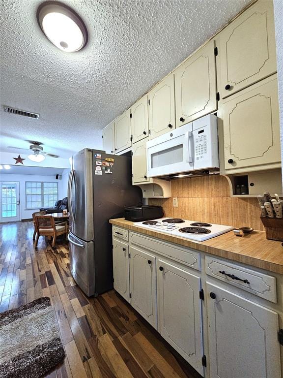 6208 Brookside Drive, Watauga TX 76148 - Photo 13