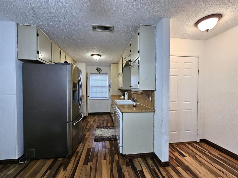6208 Brookside Drive, Watauga TX 76148 - Photo 10
