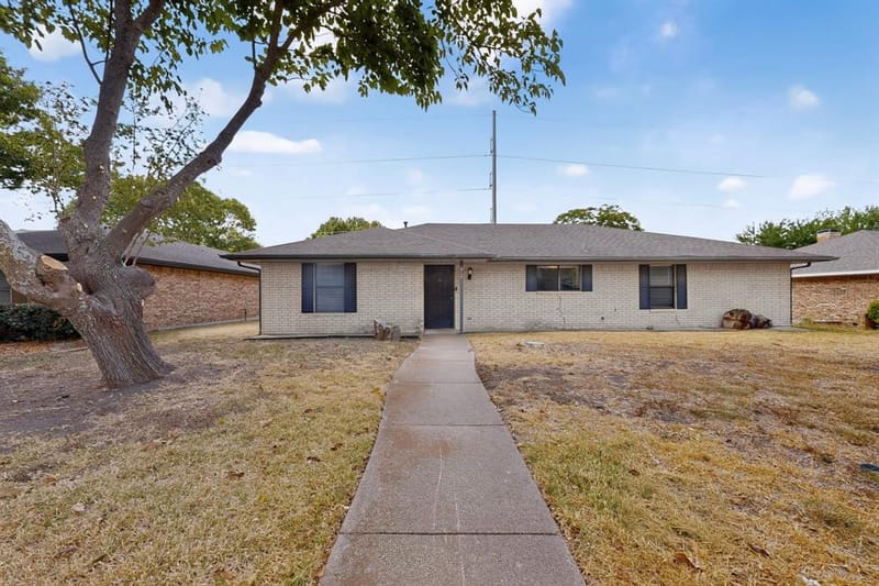 214 Buffalo Creek Drive, Waxahachie TX 75165 - Photo 2