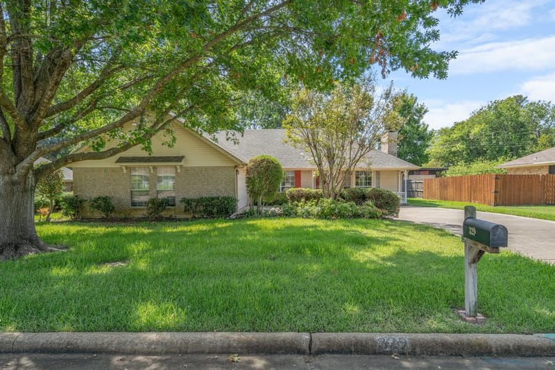 329 Jamie Way, Greenville TX 75402 - Photo 2