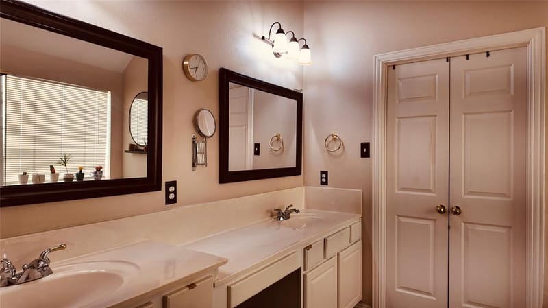 5005 Spicewood Drive, McKinney TX 75070 - Photo 6