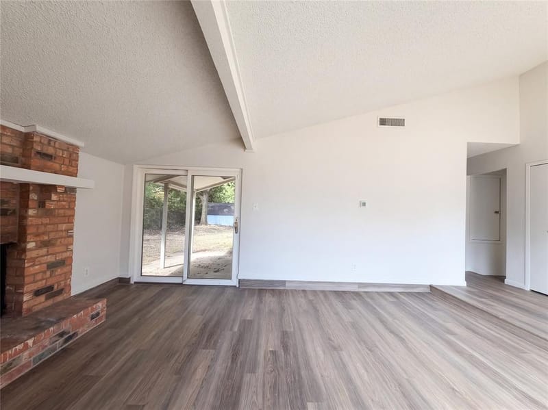 2610 Fallcreek Street, Arlington TX 76014 - Photo 6