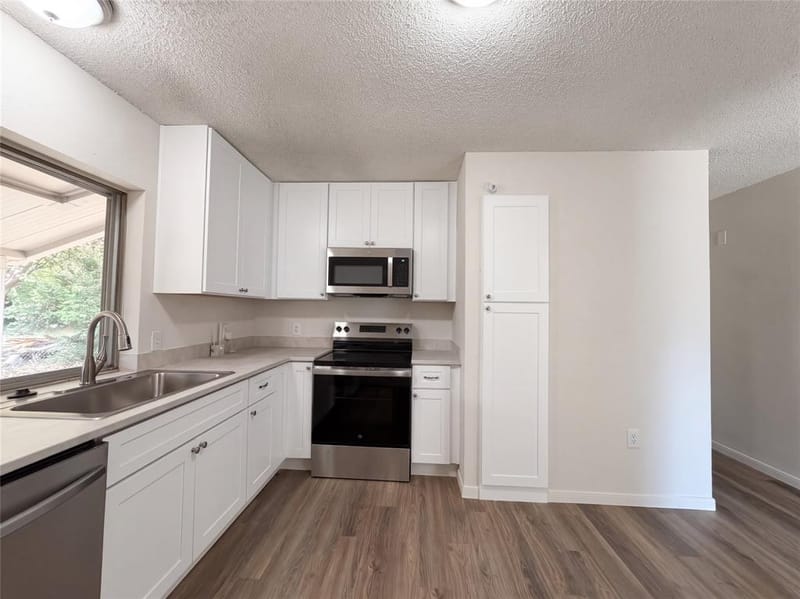 2610 Fallcreek Street, Arlington TX 76014 - Photo 3