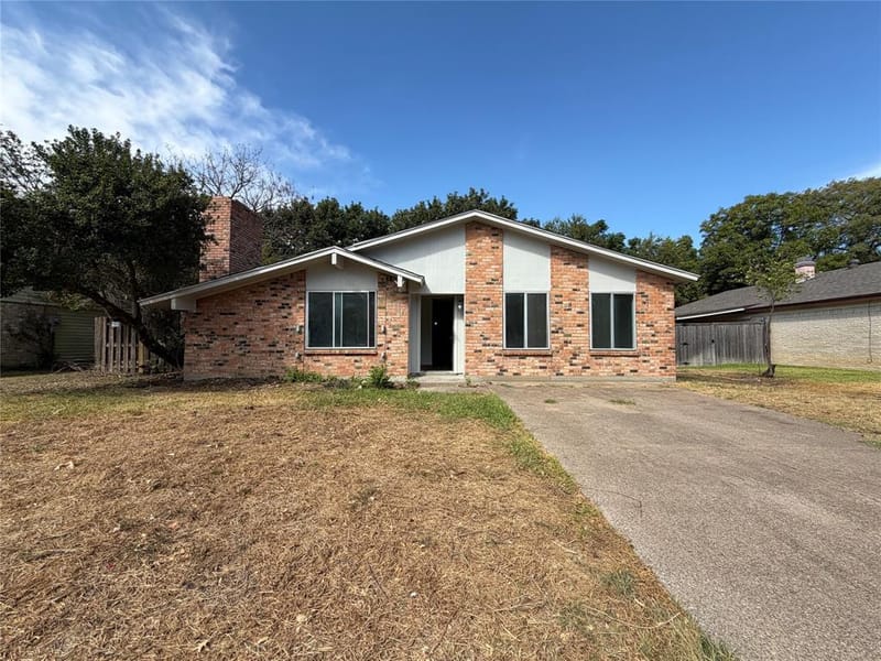 2610 Fallcreek Street, Arlington TX 76014