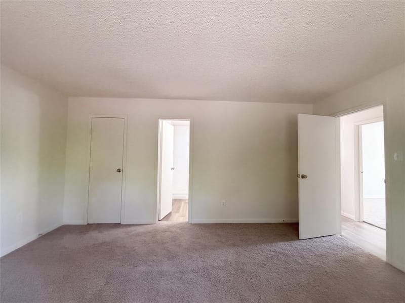 2610 Fallcreek Street, Arlington TX 76014 - Photo 10