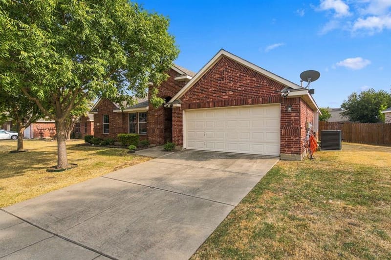 2412 Clubhouse Drive, Denton TX 76210 - Photo 3