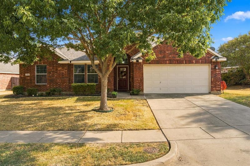 2412 Clubhouse Drive, Denton TX 76210