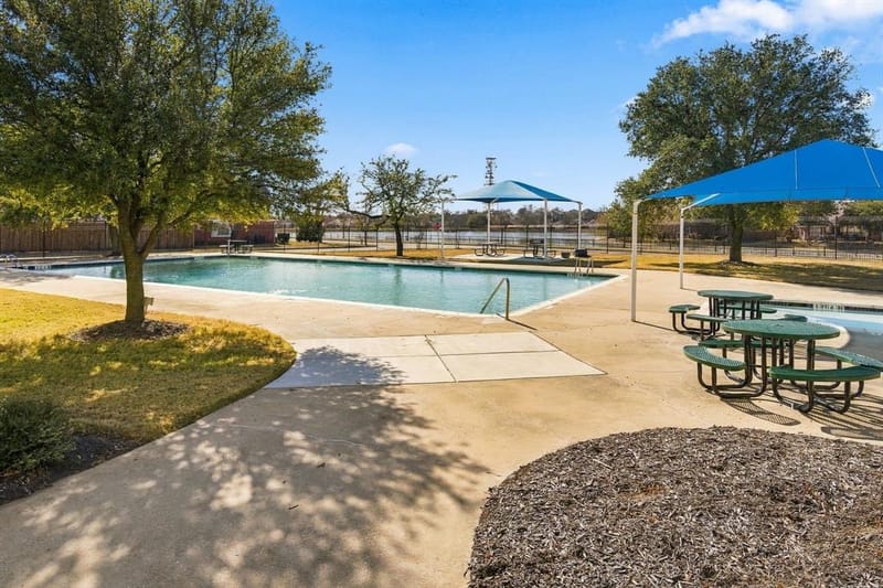 2412 Clubhouse Drive, Denton TX 76210 - Photo 33