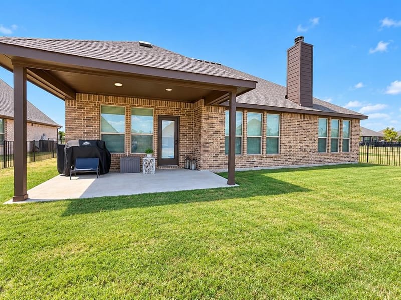 513 River Bank Court, Granbury TX 76049 - Photo 24