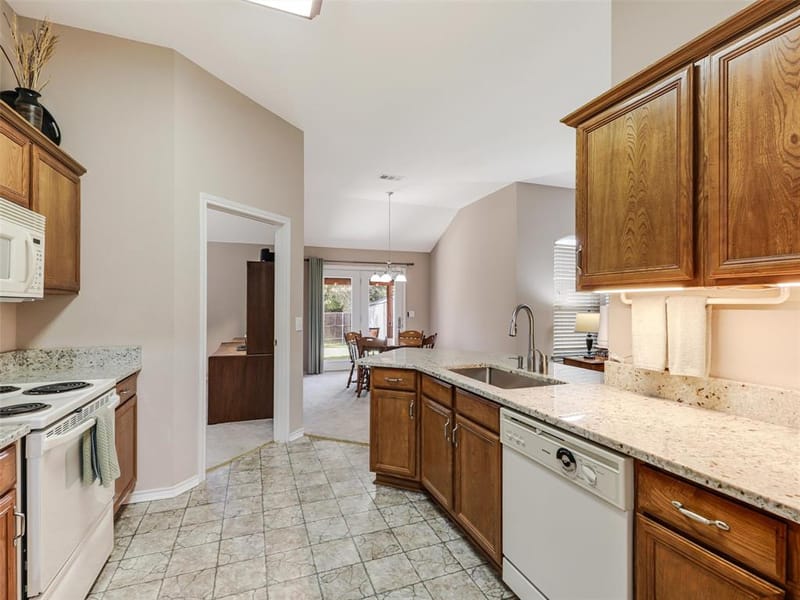 2109 Lilac Circle, McKinney TX 75071 - Photo 11