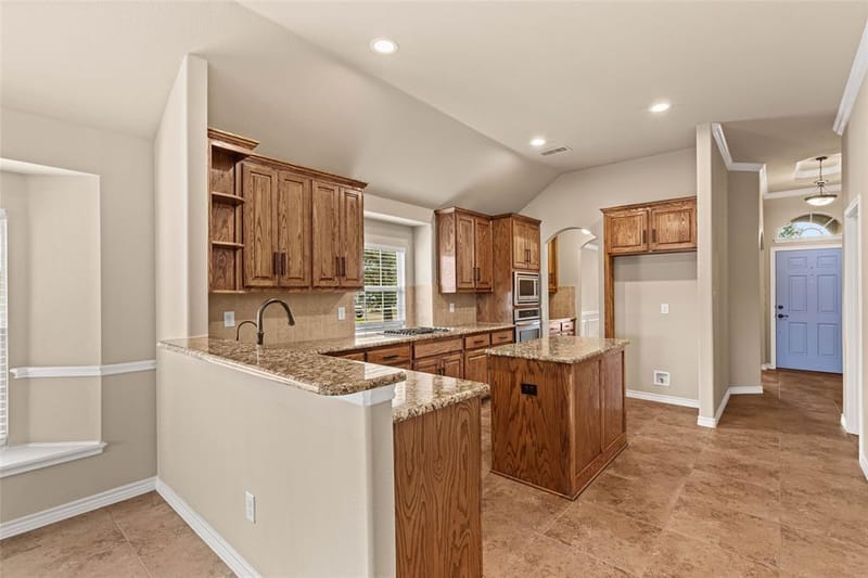 11800 Basilwood Drive, Fort Worth TX 76244 - Photo 9