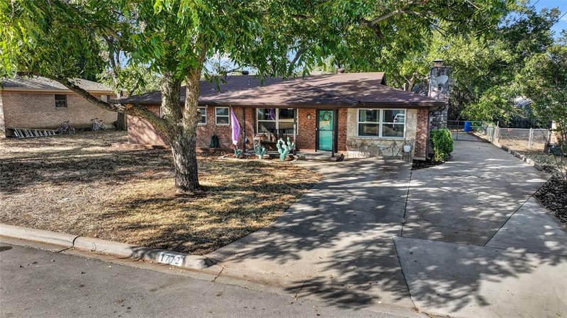 1772 N Bingham Street, Stephenville TX 76401 - Photo 2