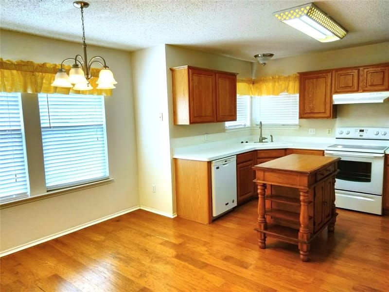 309 Odell Street, Cleburne TX 76033 - Photo 11