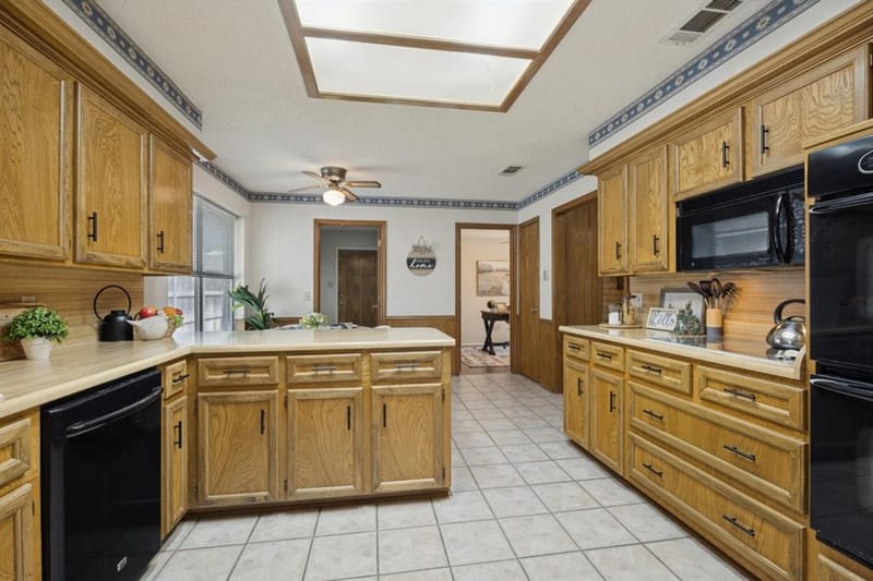 1721 Guildford Street, Garland TX 75044 - Photo 10
