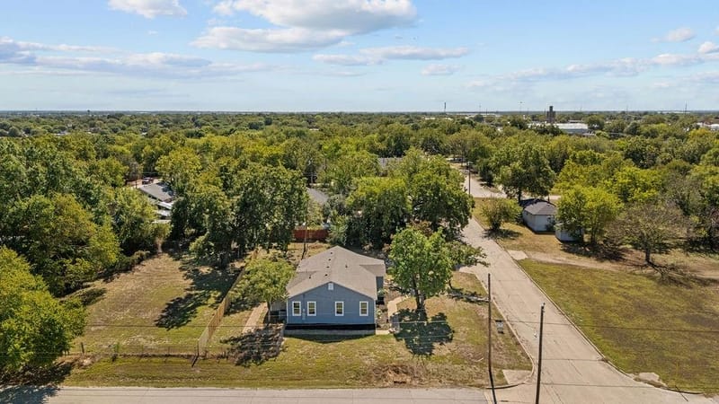 610 N Shawnee Street, Ennis TX 75119 - Photo 39