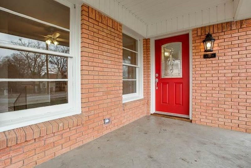 1311 S Edgefield Avenue, Dallas TX 75208 - Photo 2