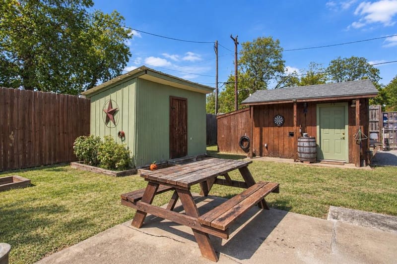 215 W Munson Street, Denison TX 75020 - Photo 24