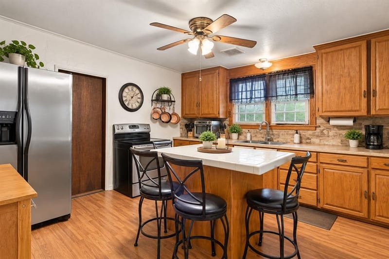 215 W Munson Street, Denison TX 75020 - Photo 10