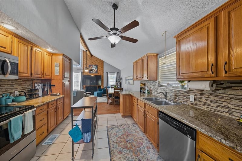 517 Shore Line Drive, Tool TX 75143 - Photo 6