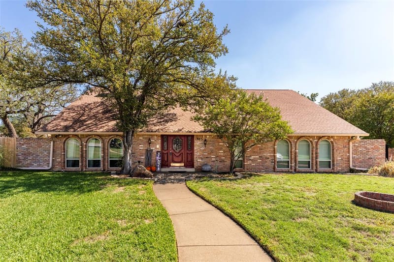 1803 Arrowhead Drive, Pantego TX 76013