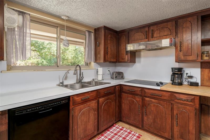 1803 Arrowhead Drive, Pantego TX 76013 - Photo 10