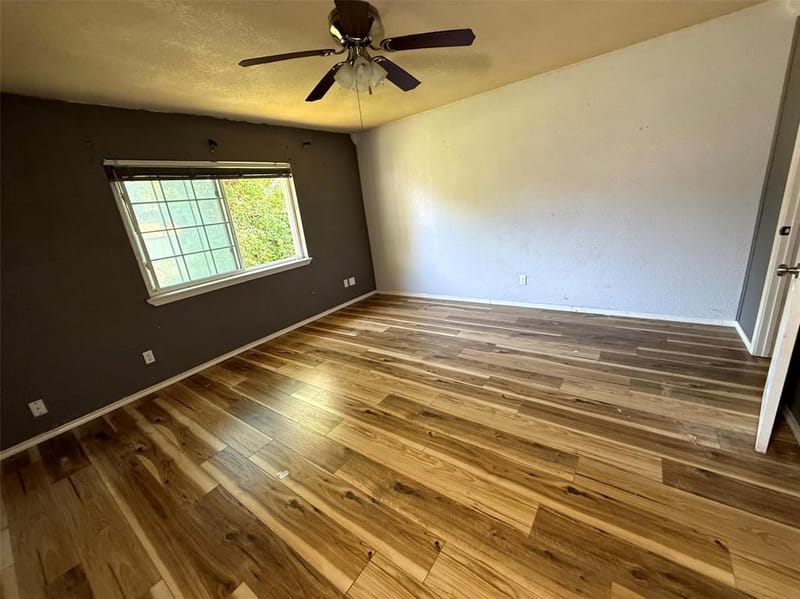 305 S Willow Street, Mansfield TX 76063 - Photo 8