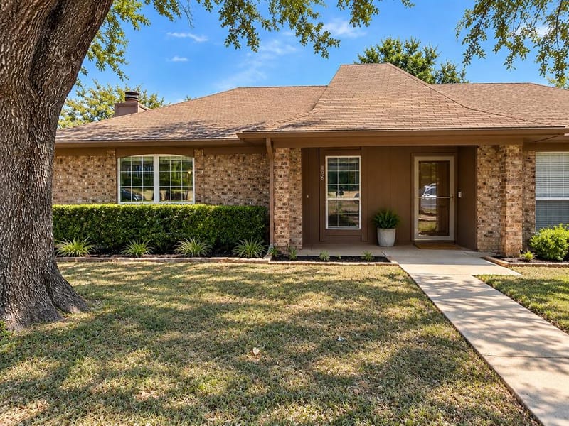 806 Blessing Creek Drive, Euless TX 76039 - Photo 2