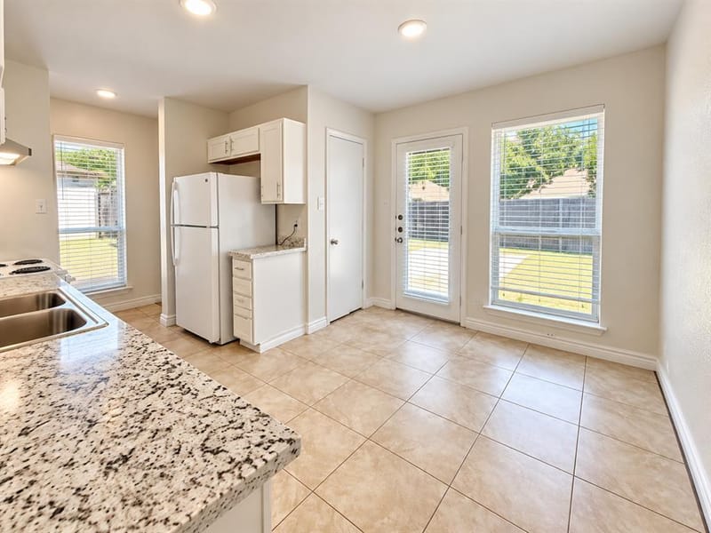 806 Blessing Creek Drive, Euless TX 76039 - Photo 20