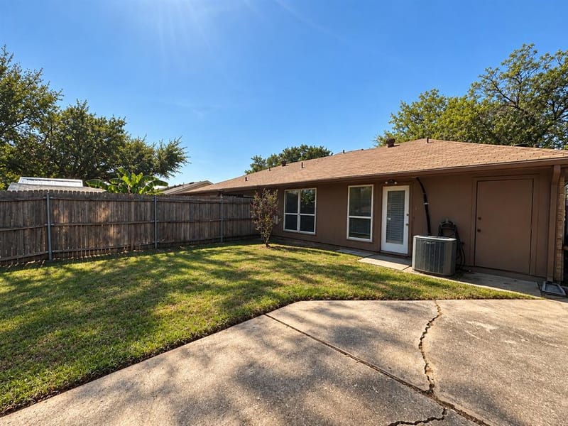 806 Blessing Creek Drive, Euless TX 76039 - Photo 24