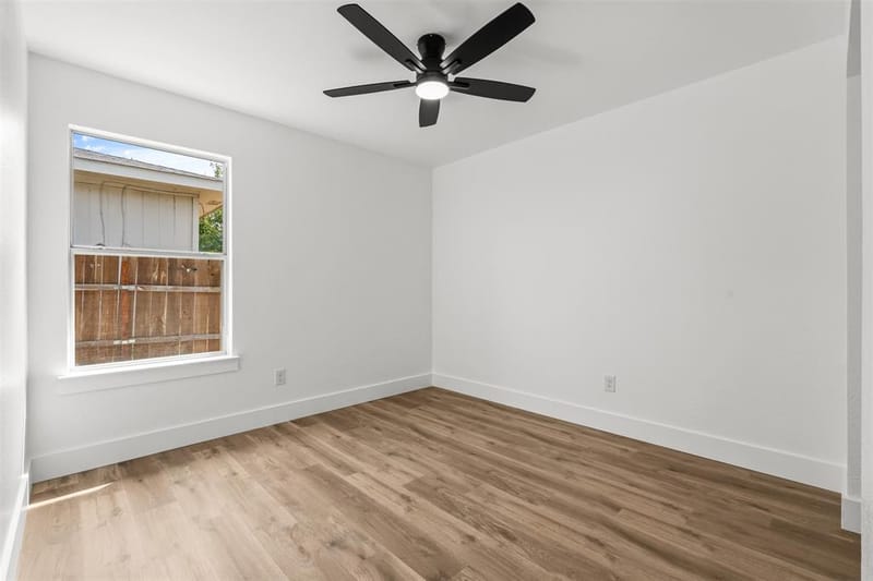 10232 Blackjack Oaks Drive, Dallas TX 75227 - Photo 23