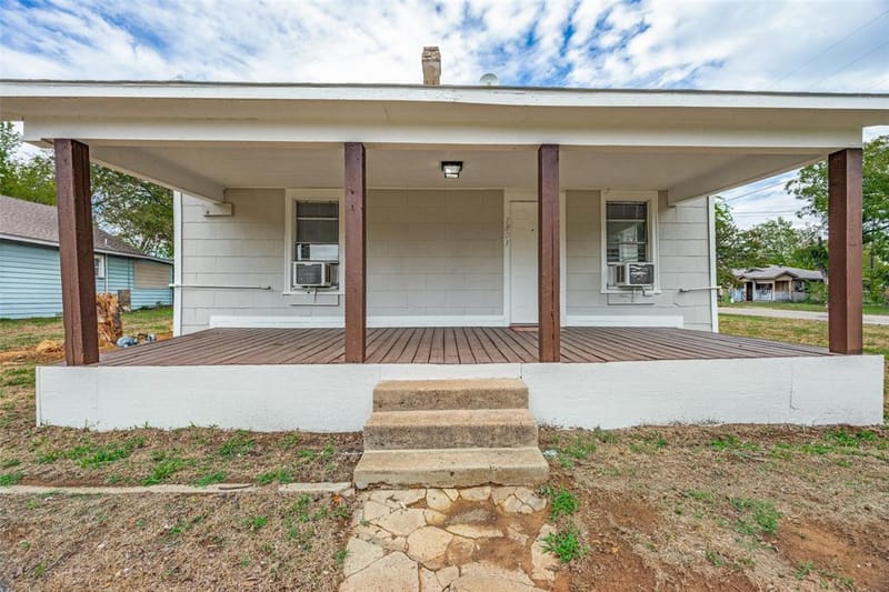 1801 W Bond Street, Denison TX 75020 - Photo 2