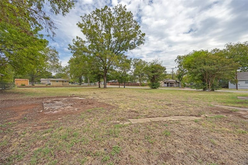 1801 W Bond Street, Denison TX 75020 - Photo 29