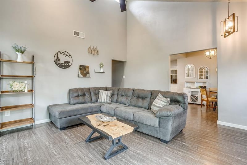 507 Heather Drive, Granbury TX 76048 - Photo 7
