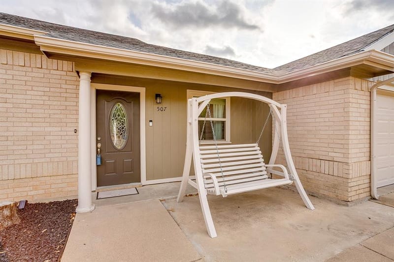 507 Heather Drive, Granbury TX 76048 - Photo 3