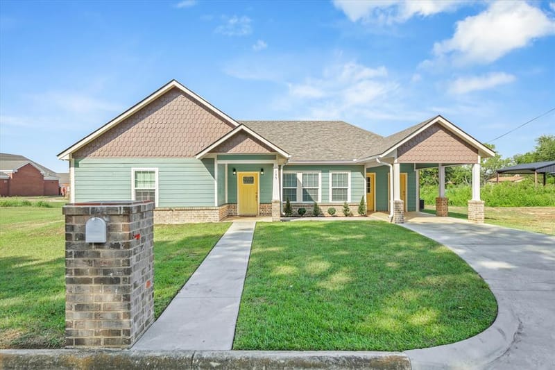 135 Spruce, Van TX 75790