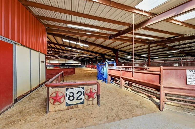 13341 82 Highway E, Whitesboro TX 76273 - Photo 9